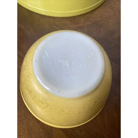 Vintage Pyrex Set of 4 Mixing Nesting Bowls Primary Colors 50's-60's - Picture 4 of 16